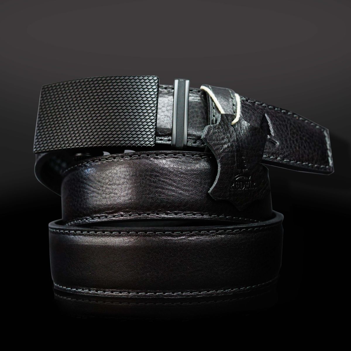 Černý pásek Noir se sponou Black stripes