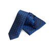 modrá kravata s bílo červeným vzorem