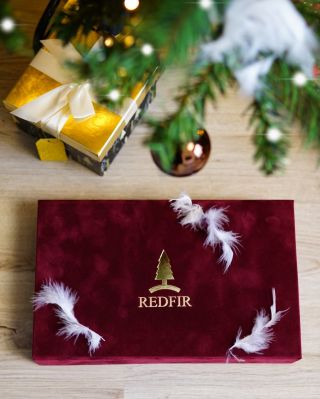 Zapomeňte na nervy s velikostí. Naše dárkové sady sedí každému. 🎁 Mikronastavení místo dírek.🎄 A radost garantována.