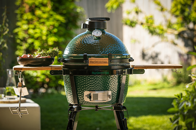 Big Green Egg MiniMax: Kompaktní kamado gril s maximálním výkonem