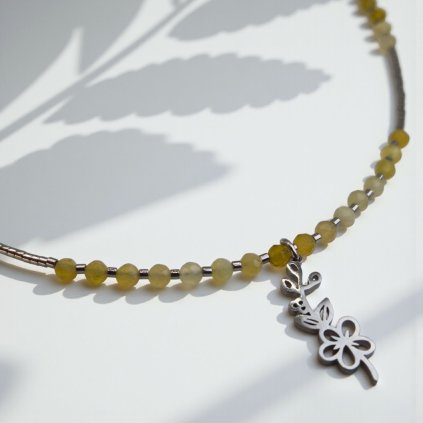 Rhodiovaný náhrdelník plamének a žlutý opál - nerezový přívěsek, stříbrné komponenty (Ag 925)