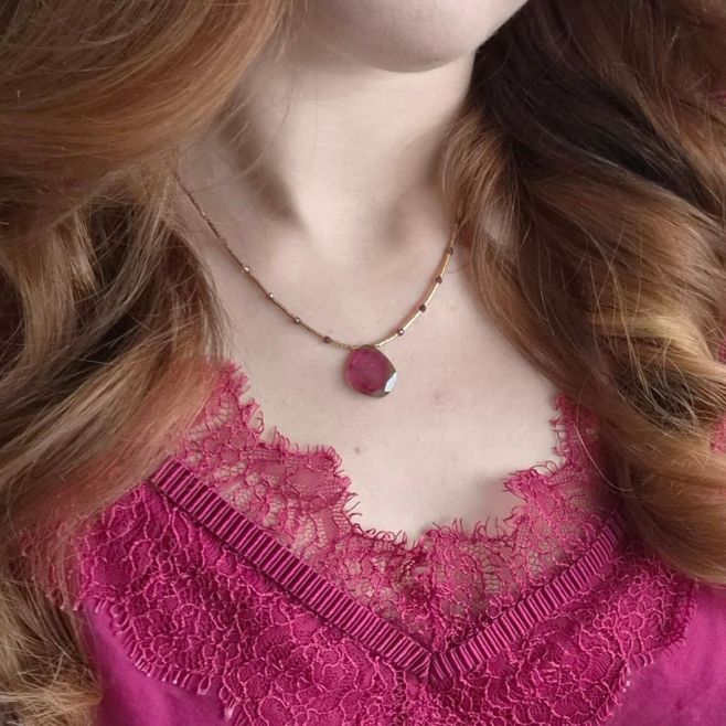 Některé dárky potěší na chvíli. A některé zůstanou. 💗 Mrkni na novou turmalínovou kolekci. 💗 #reflora #turmalin #valentyn...