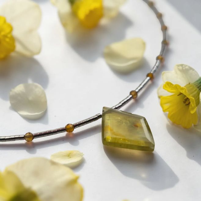 Jaro rozkvétá. Nechte rozkvést i svůj styl. 🏵️ #reflora #jaro #sperky #turmalin