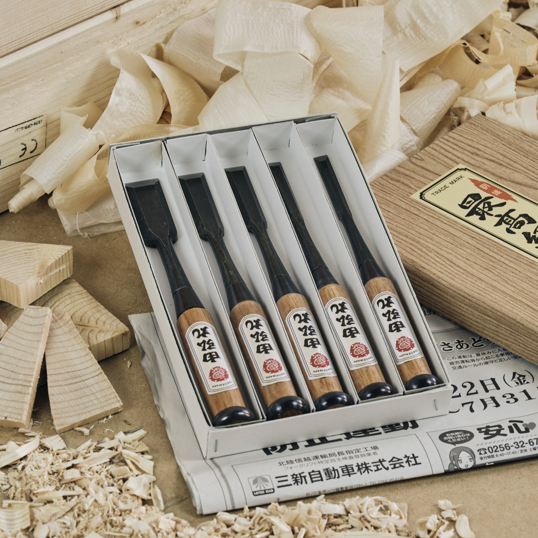 YOSHIHIROMARU Oire kézzel készített japán asztalosvéső-készlet (5 db)