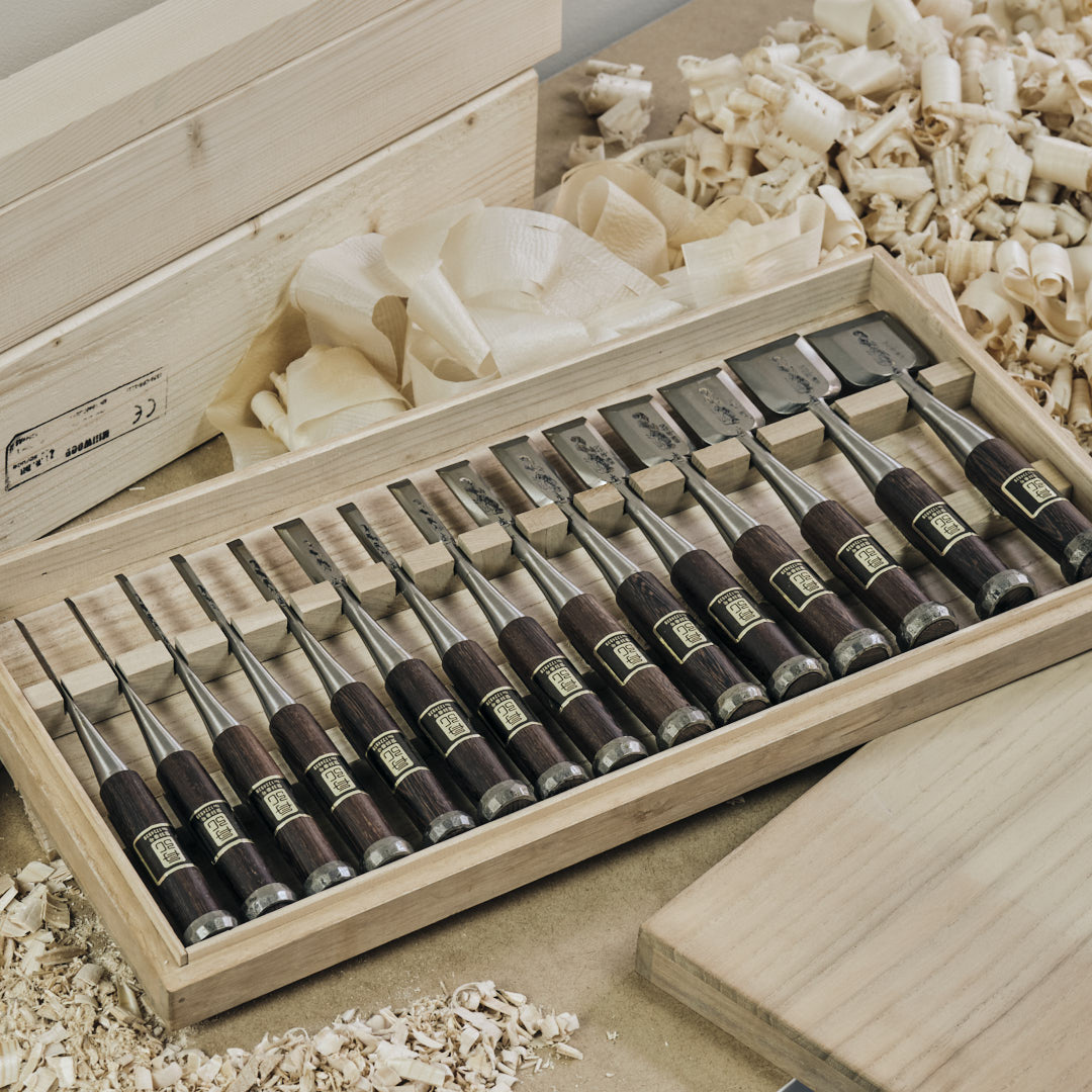 FUNAHIRO SAKU Oire Dragon Pattern kézzel készített japán asztalosvéső-készlet (15 db)