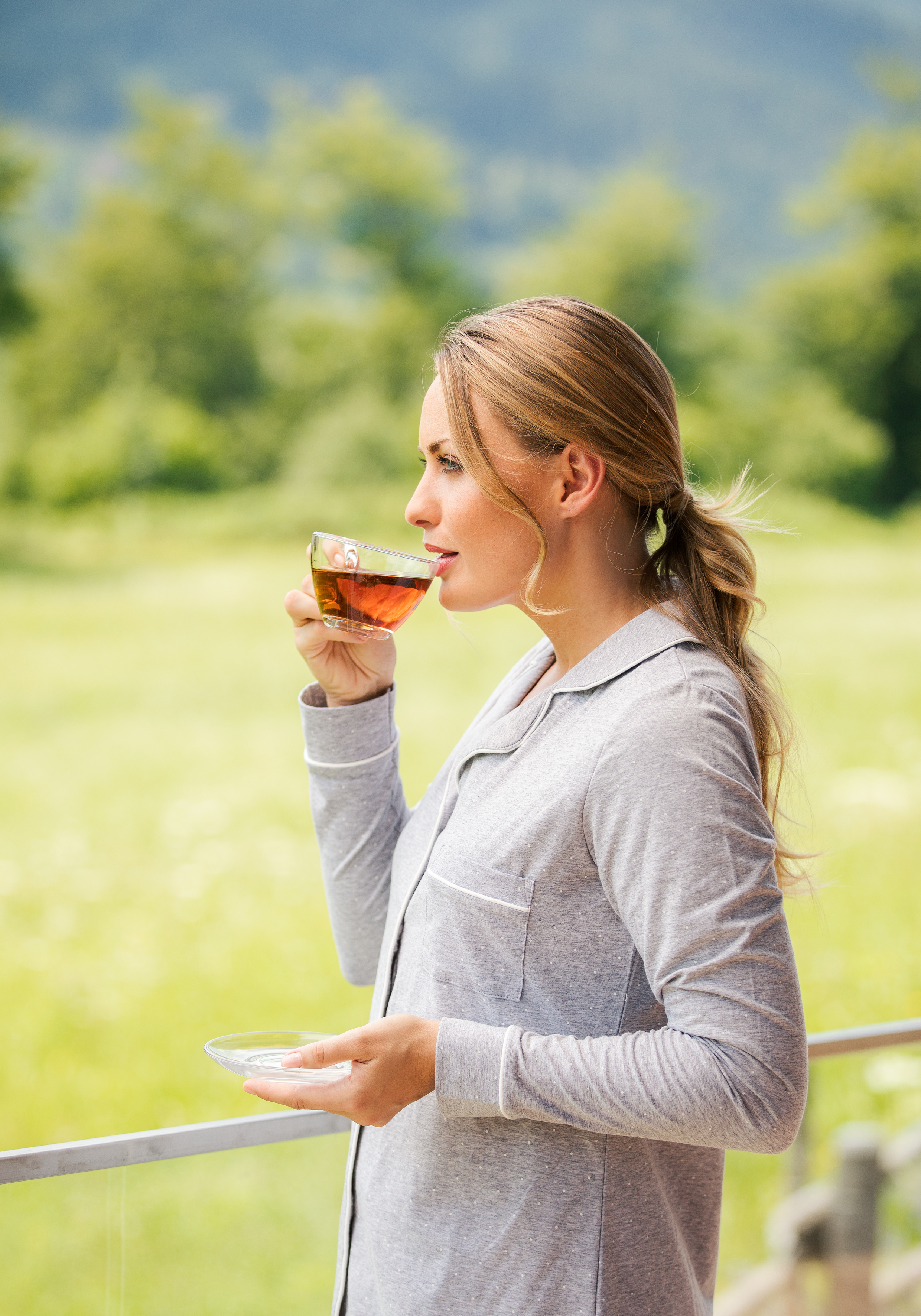7x7_kraeutertee_trinken_00a9027_presse