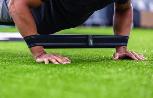 Od zranenia späť na ihrisko: Ako využiť pomôcky SKLZ pri rehabilitácii športovcov