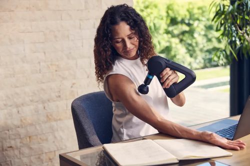 Theragun – inteligentná regenerácia pre každý deň