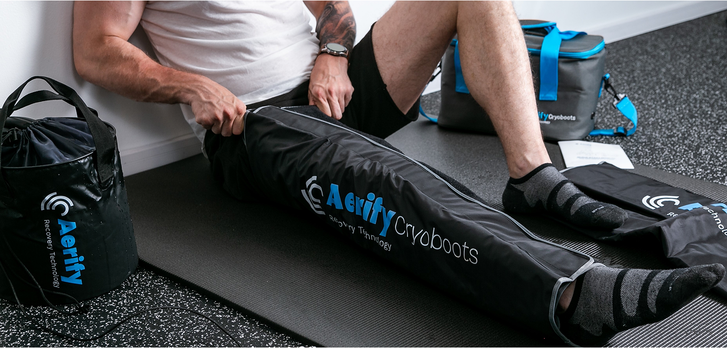 Kompresní regenerace vs. klasická masáž: Kdy se vyplatí která metoda?