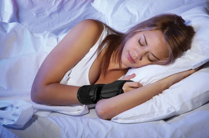 Sundávat ortézu na noc? Ano nebo ne?