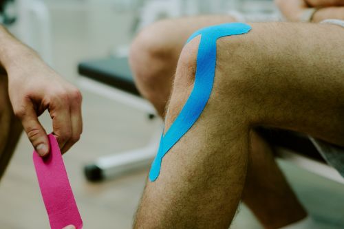 Tejpování kolene a předního stehenního svalu Temtex tejpem