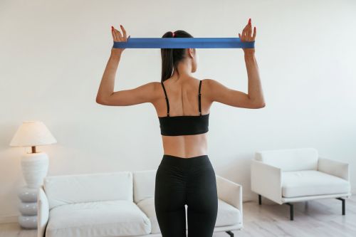Získejte sílu a flexibilitu: Top cviky s Thera-Band® pro efektivní domácí trénink