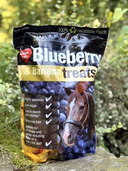 Pamlsky pro koně s borůvkou a banánem Blueberry and Banana (Balení, 1 kg)