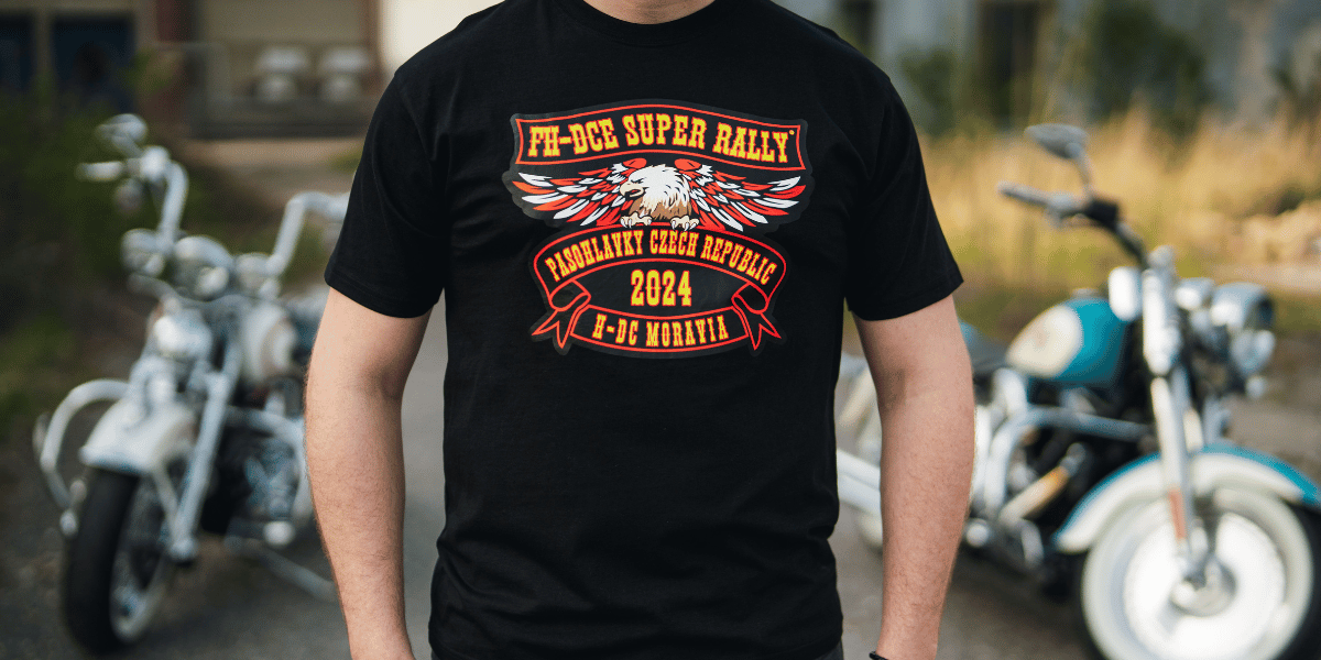 Jak vybrat firemní trička pro potisk: gramáž, materiál, střih a technologie