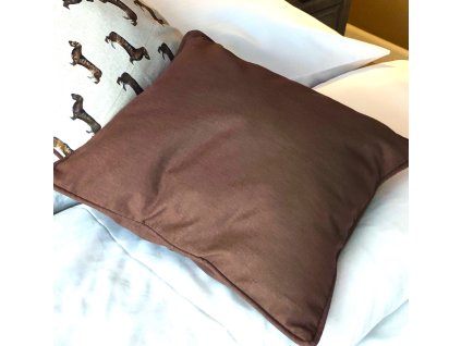 Polštář hnědý limitovaná edice 45 x 45 cm