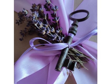 Balení dárků s klíčem levandulová velikost L