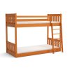 Dřevěná postel Alvin olše – patrové lůžko z masivu borovice s rošty