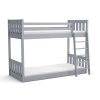 Dětská postel Alvin světle šedá – patrové lůžko z borovice s žebříkem vpravo