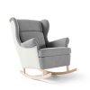 Šedé houpací křeslo s bukovými nožkami potah Trinity Lorenzo