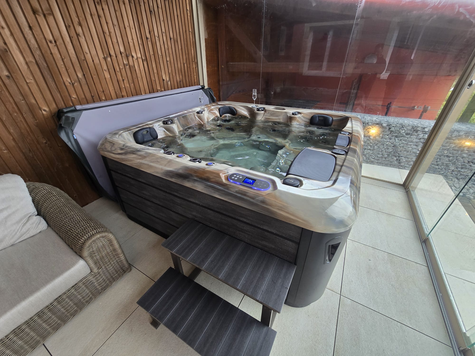 390ae273-a334-42b4-a56d-d6671ffbb49d