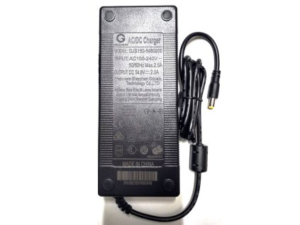 Nabíjačka (nabíjací adaptér) 48 V pre elektrokolobežky