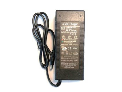 Nabíjačka (nabíjací adaptér) 36 V pre elektrokolobežky