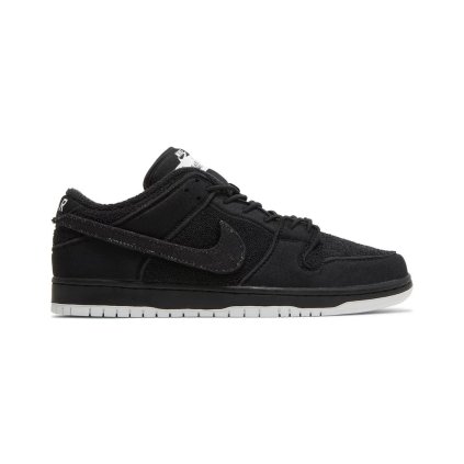 Nike SB Dunk Low Gnarhunters 1