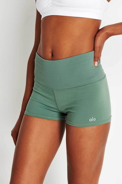 Alo Yoga Aura Short (Velikost M)