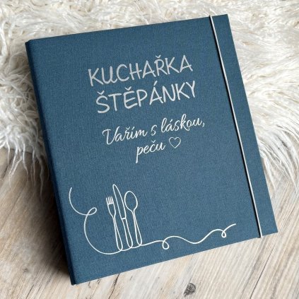 Kuchařka s vlastním nápisem