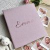 VZPOMÍNKOVÁ KNIHA - ALBUM PRO MIMINKO SE JMÉNEM (RŮŽOVÁ)