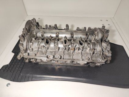 Hlava motoru Renault 2.3 dCi M9T