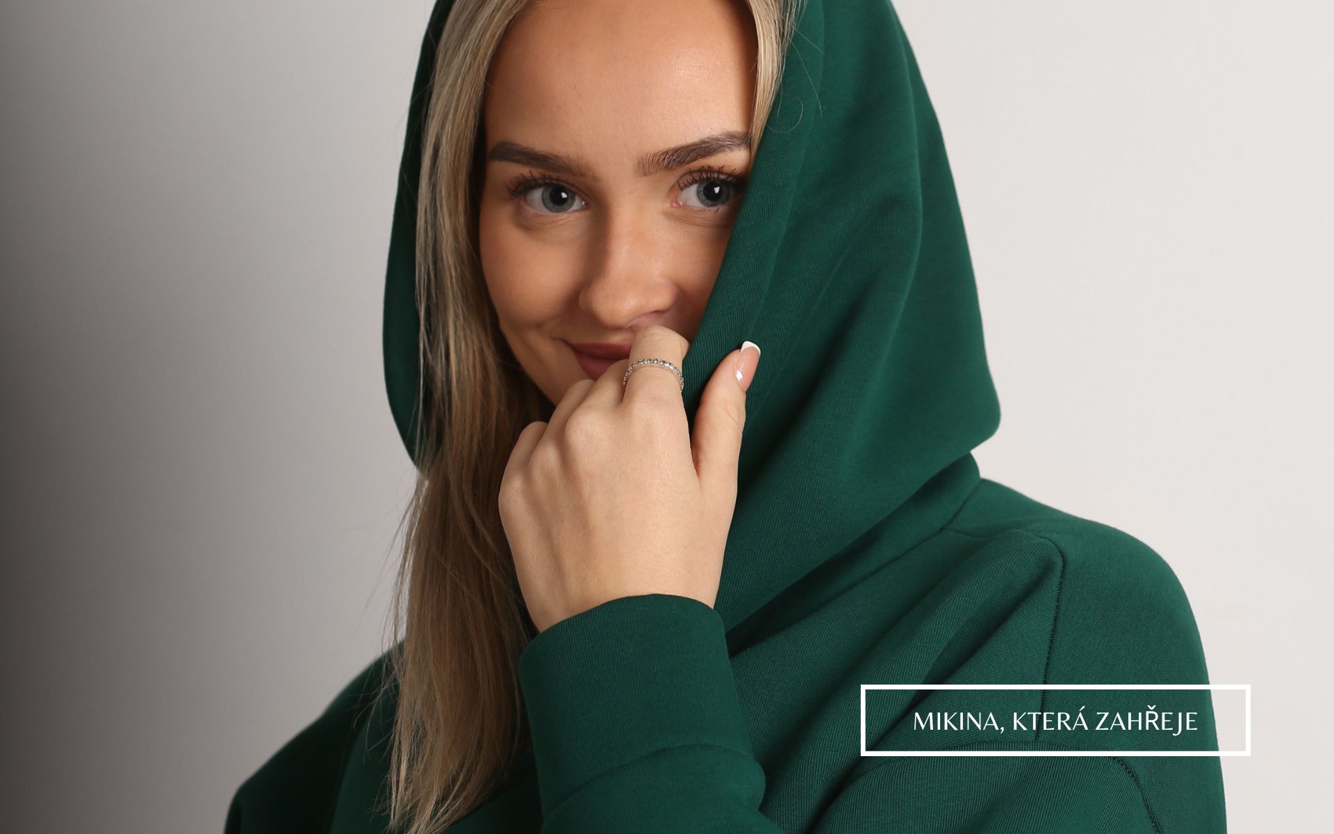 Mikina zelená s kapucí