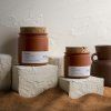 poesie classic candle cardamom oud lifestyle 02