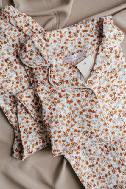 reparada-mušelínová-pyžama-oranžová-kvítka