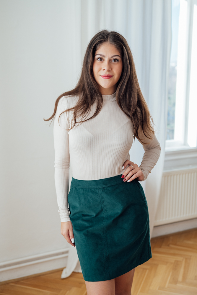 Levně Manšestrová sukně Nora tmavě zelená