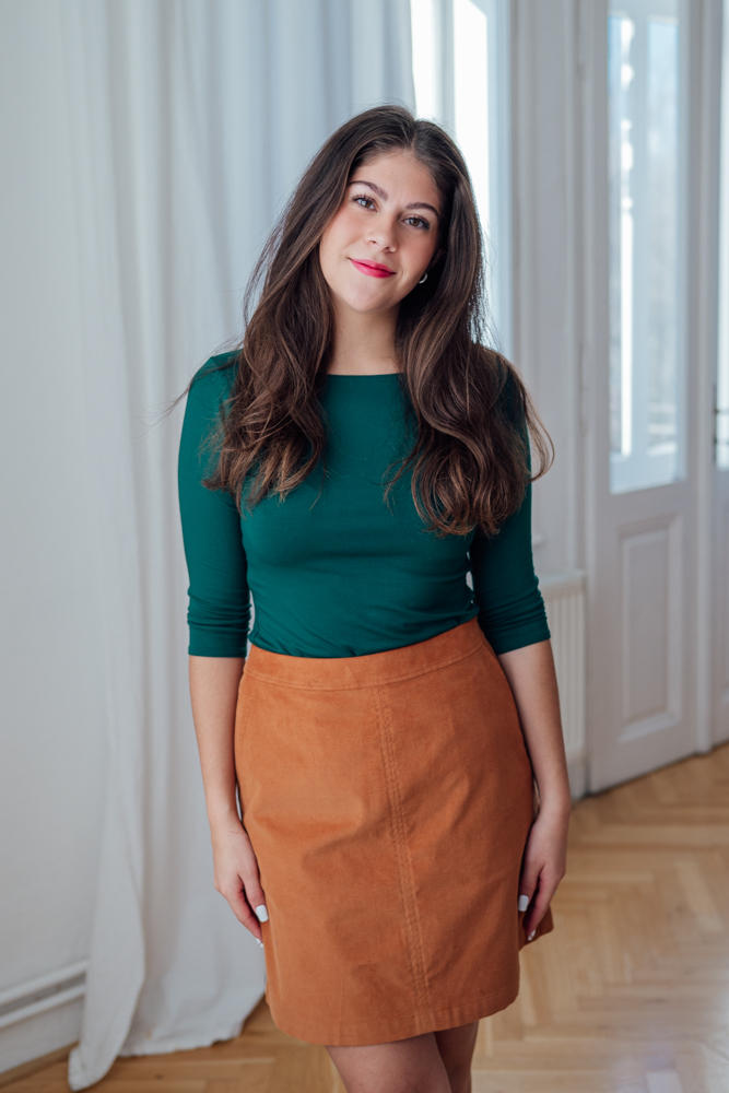 Levně Manšestrová sukně Nora medová