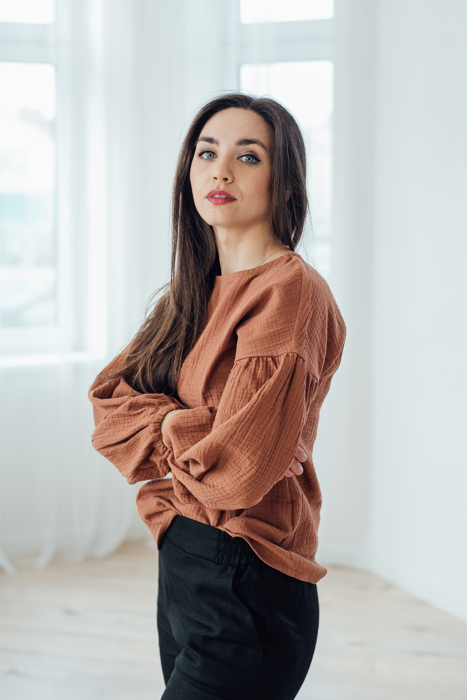 Mušelínová halenka Coco hnědá