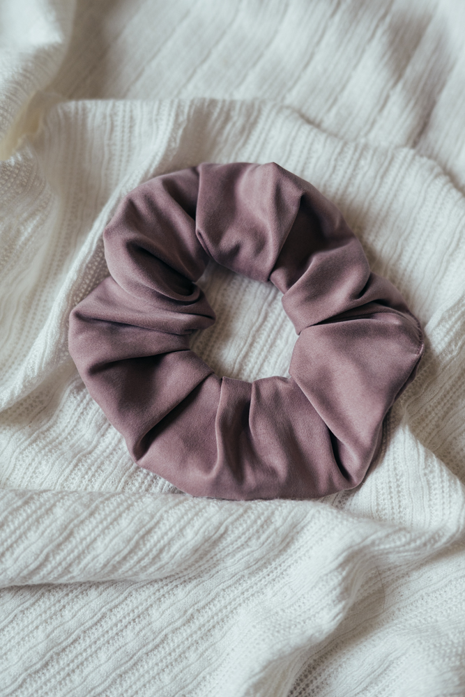 Levně Růžová tencelová gumička scrunchie