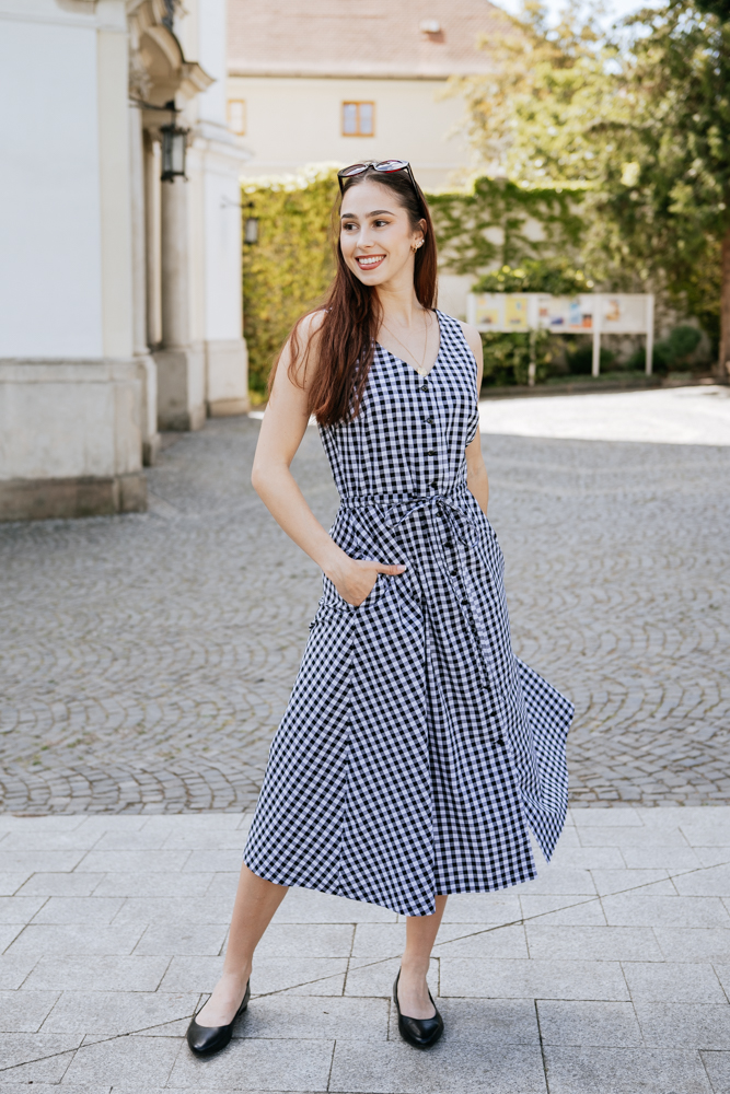 Letní šaty Caroline černobílá kostka Velikost: M
