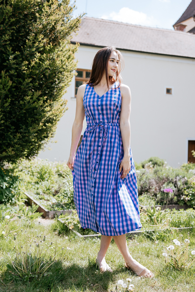 Letní šaty Caroline fialovomodrá kostka Velikost: M