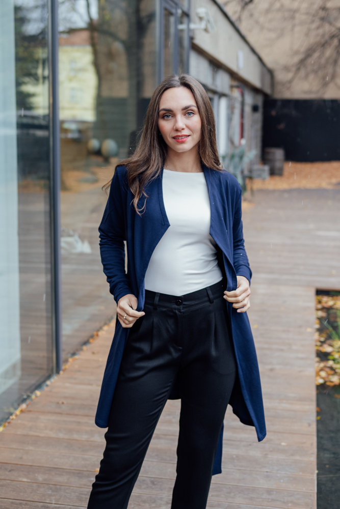 Levně Kardigan Mariana z bambusové teplákoviny tmavě modrý