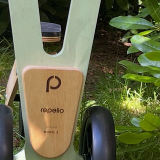 Model S je zpět. Tentokrát jinak. 🌿 Přecházíme od laků k přírodním olejům. Březové dřevo ošetřené Osmo teakovým olejem —...