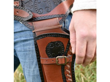 Westernový opasek na dva revolvery