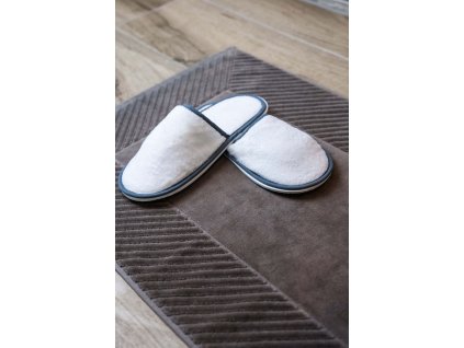 LS 481026 the one slippers FRONT 1 web
