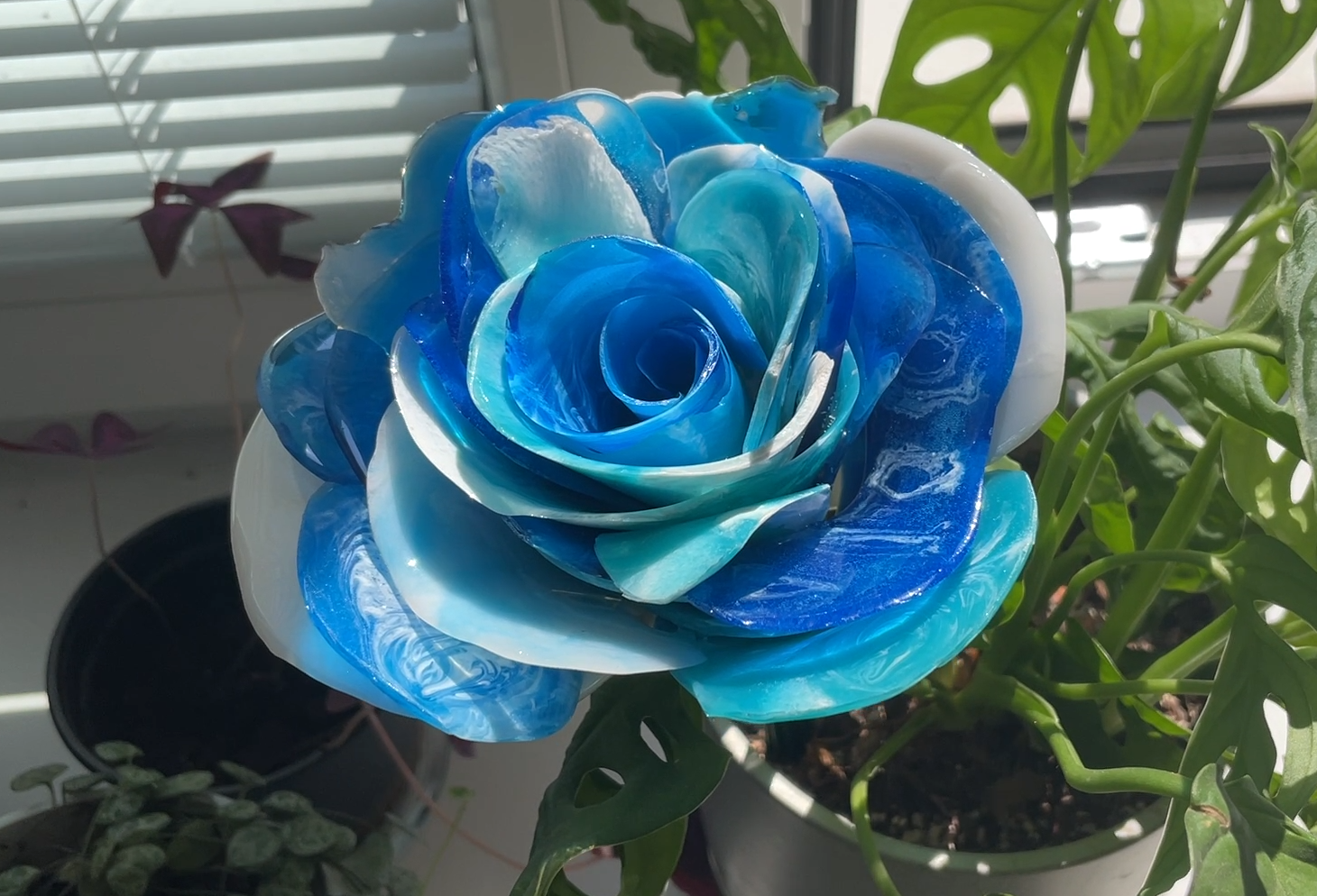 Turn Hardened Resin into Art: Tips for Processing Colorful Drops