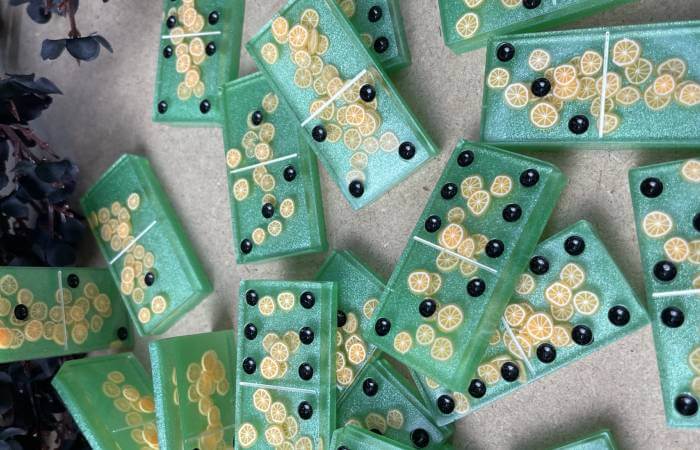 Domino z epoxidovej živice