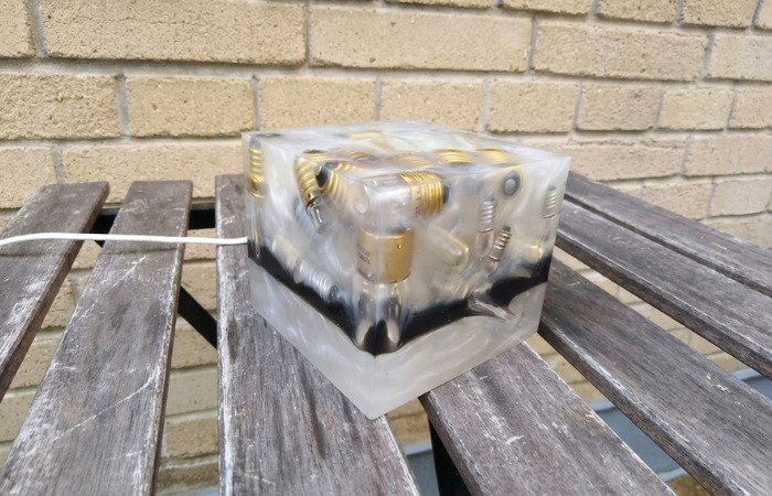 Tri kreatívne spôsoby výroby svietiaceho výrobku zo živice