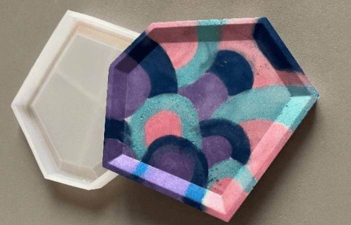 More complex patterns in NatuResin mineral resin