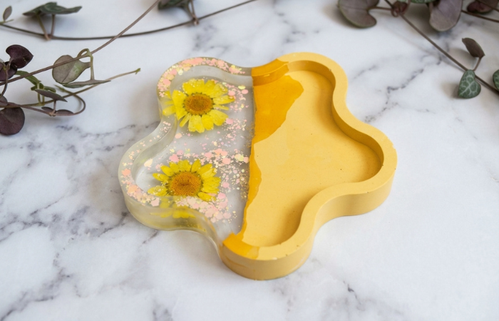 Wie man Epoxidharz und Mineralharz zu etwas Erstaunlichem kombiniert