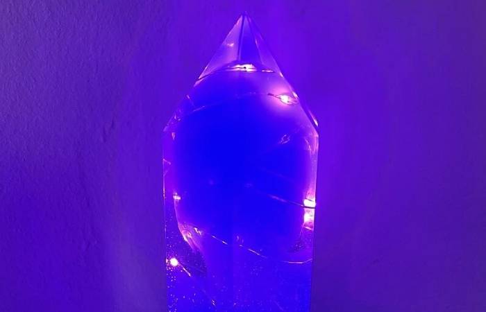 Tri kreatívne spôsoby výroby svietiaceho výrobku zo živice